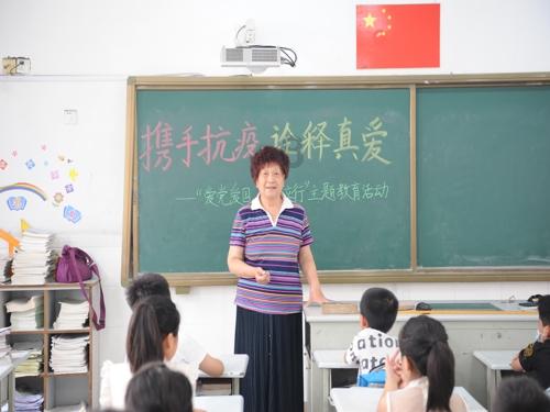 面对一些个性较强的小朋友该如何引导？